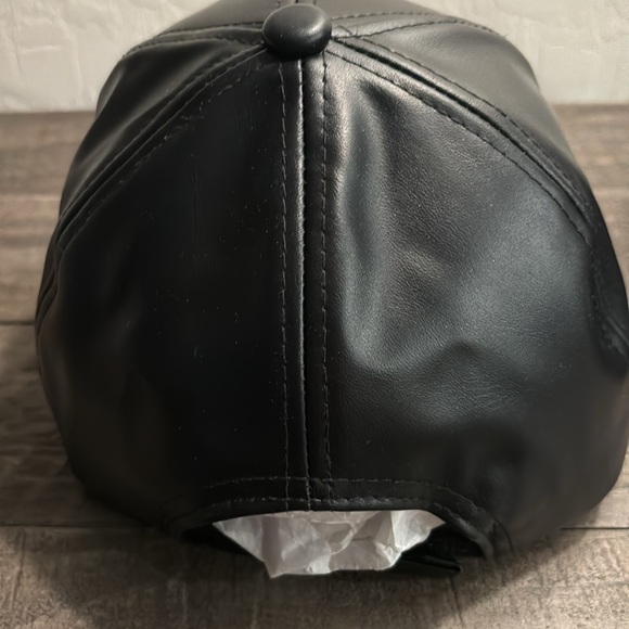 Hat - Picture 4 of 7